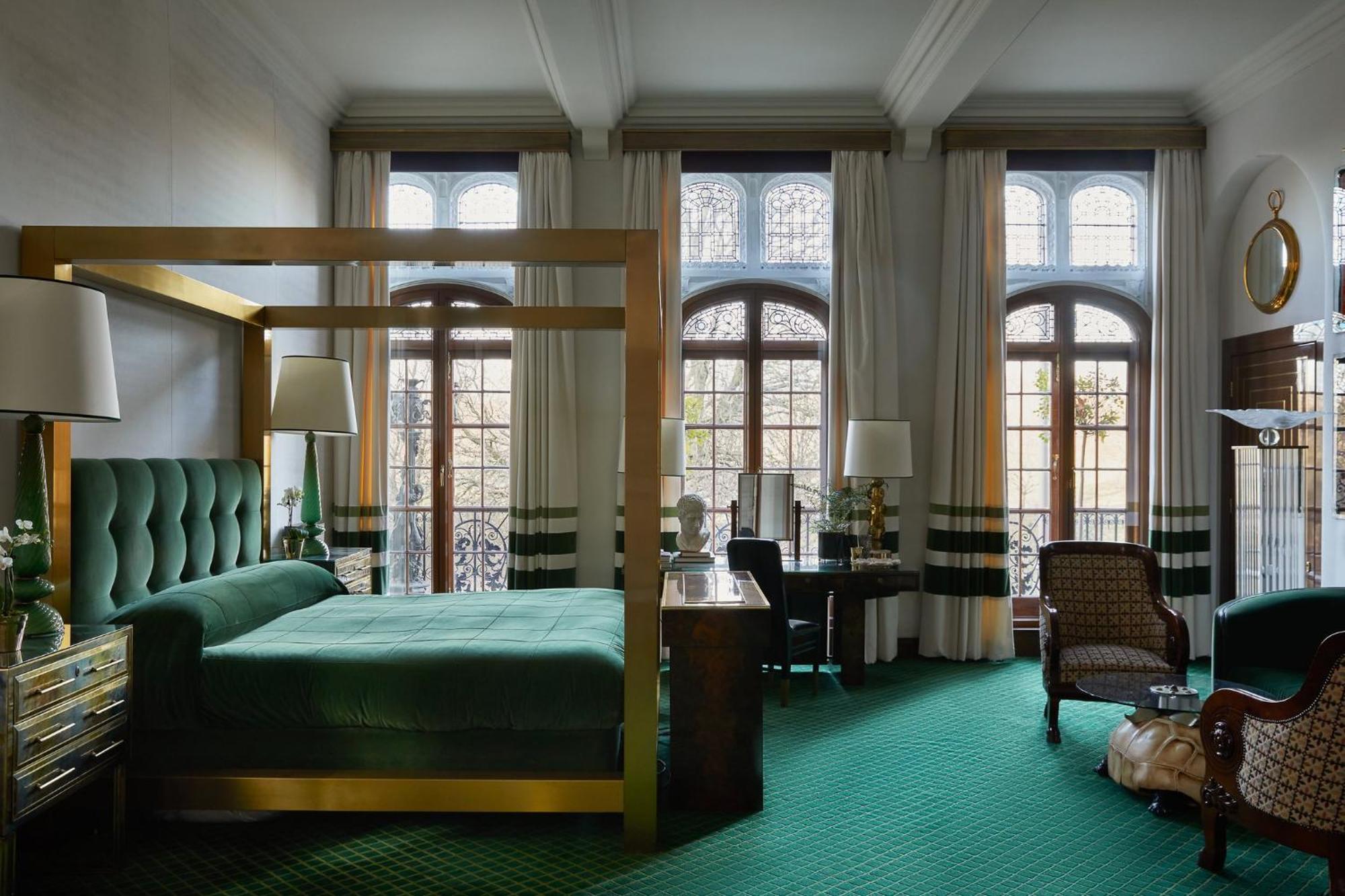 Milestone Kensington 5* London